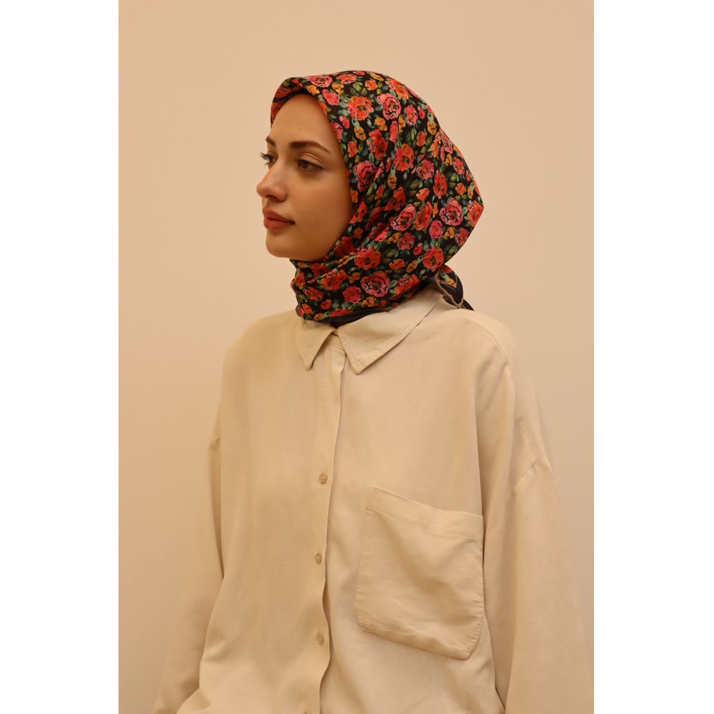 1129 SOFT EŞARP SİYAH RNEKLİ ÇITIR ÇİÇEK