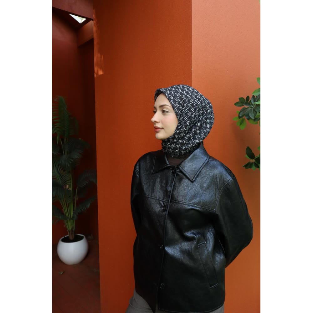 SİYAH-BEYAZ EŞARP 2