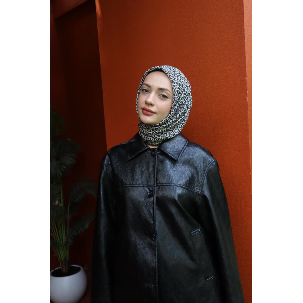 SİYAH-BEYAZ EŞARP 4