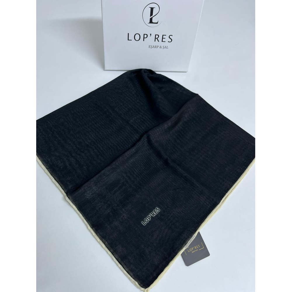 TEK RENK SOFT EŞARP KREM KENARLI SİYAH